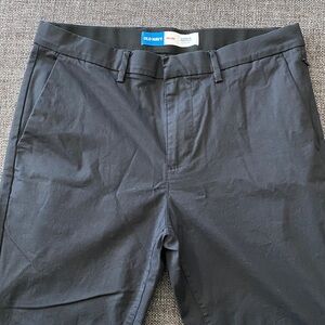 EUC Old Navy Mens 34x32 Black Ultimate Tech Slim Quick Dry Pants